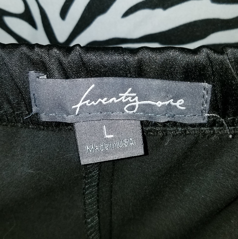 Women's Strapless Dress - Picture 4 of 7